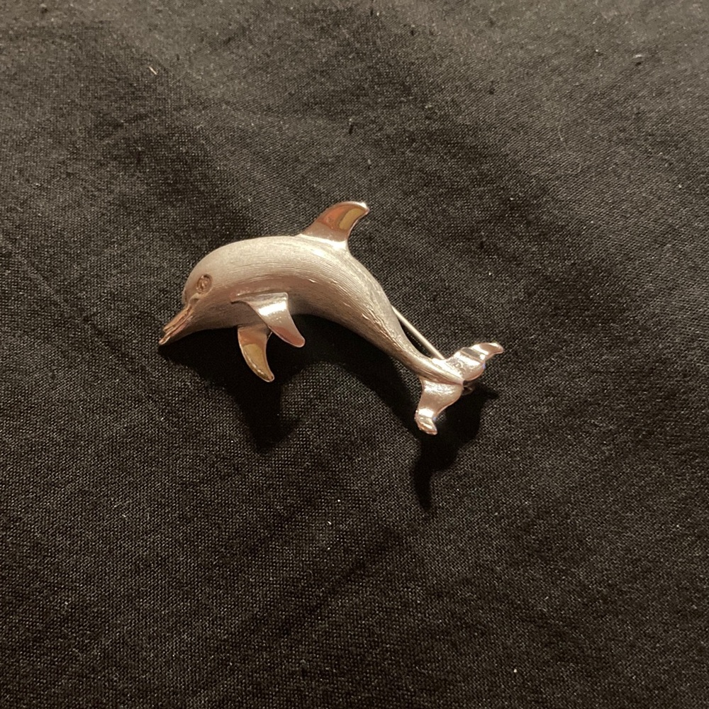 Silver Dolphin Fish pin